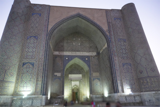 ウズベキスタンにある世界遺産「ビビハニム・モスク」